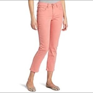Levi's | Cropped Jeans - peach color